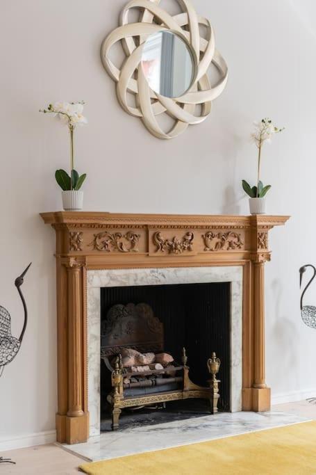 Appartamento Presidential With 14ft High Ceilings & Private Elevator Londra