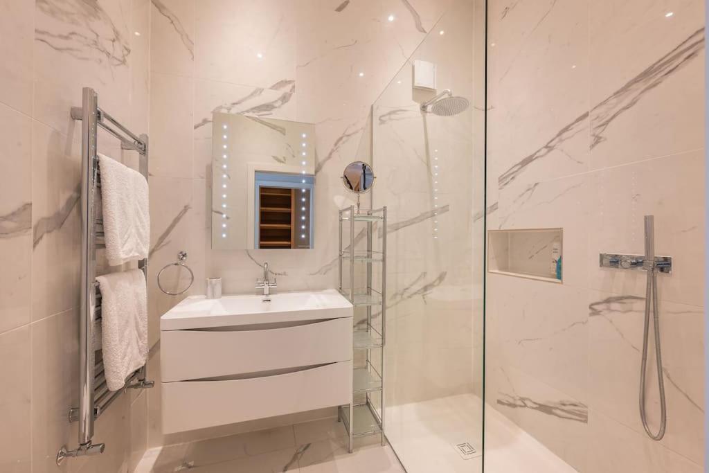 Appartamento Presidential With 14ft High Ceilings & Private Elevator *