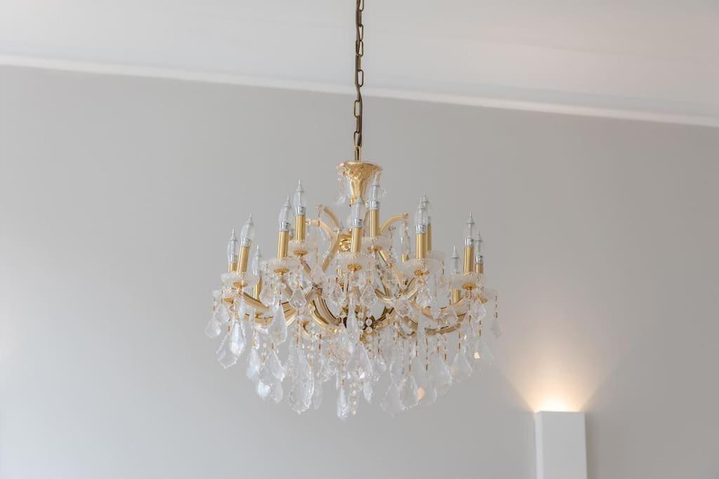 Presidential With 14ft High Ceilings & Private Elevator Londra