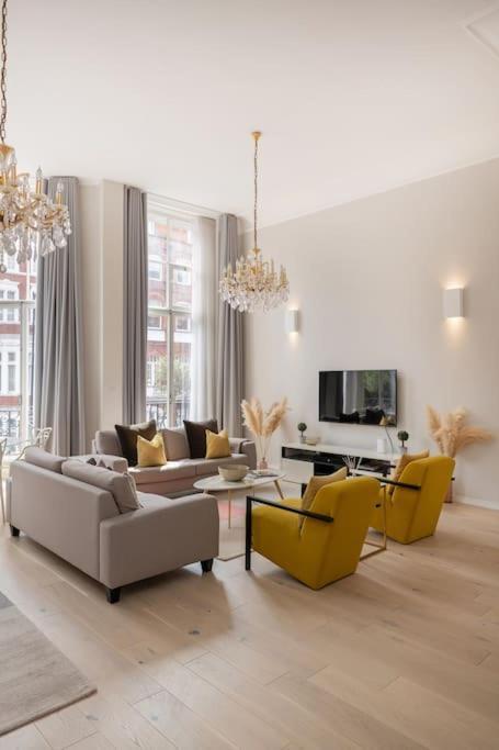 Presidential With 14ft High Ceilings & Private Elevator Appartamento